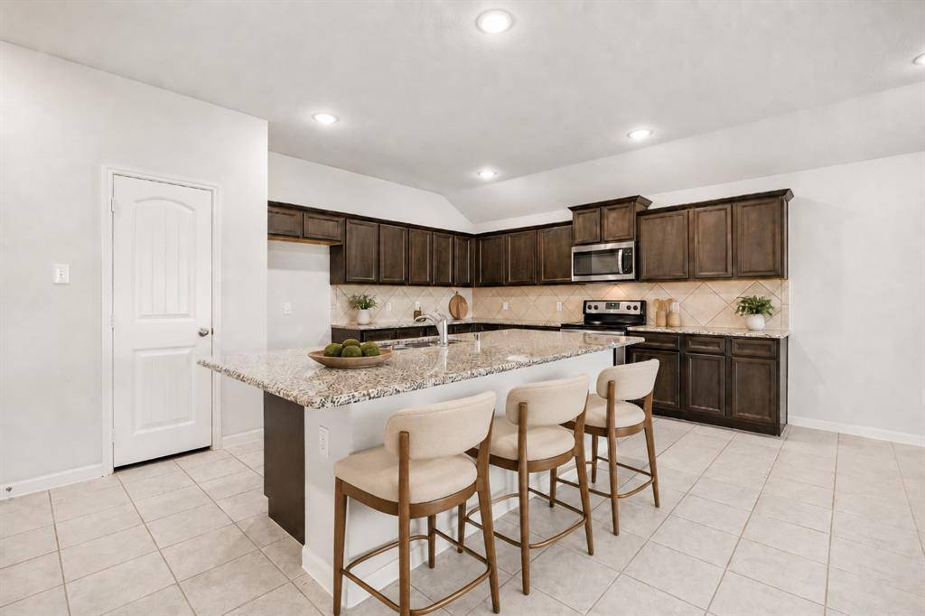 8020 Privet Street, Forney, TX 75126