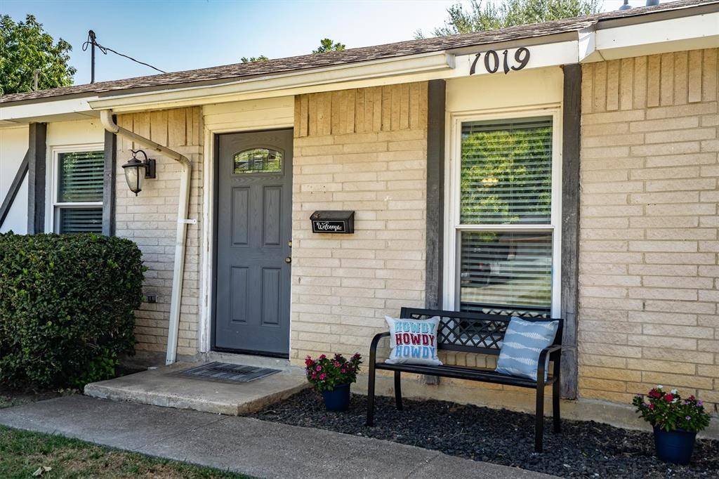 1019 Woodmere Drive, Lewisville, TX 75067