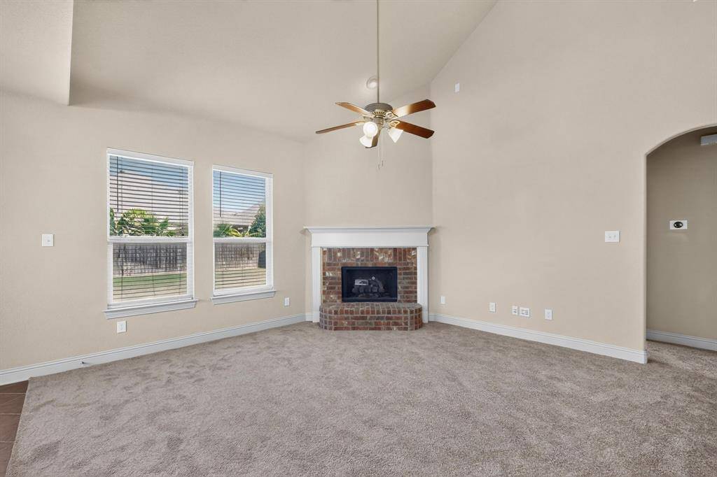 12701 Homestretch Drive, Fort Worth, TX 76244