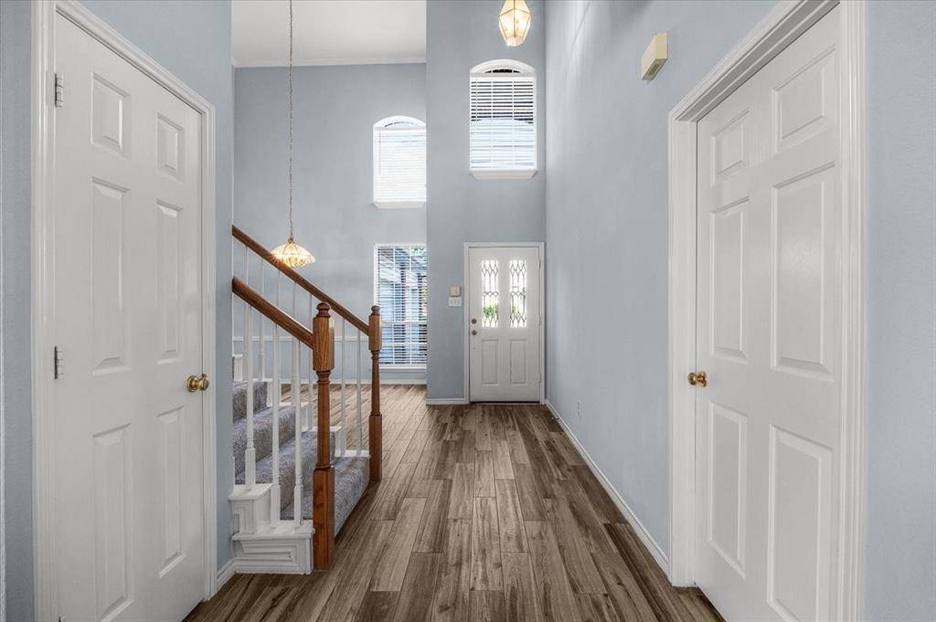 1000 Becker Drive, Euless, TX 76039