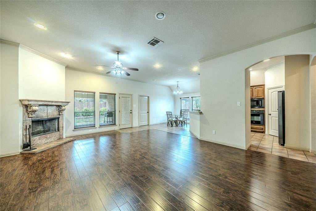 109 Chateau Drive, Aledo, TX 76008