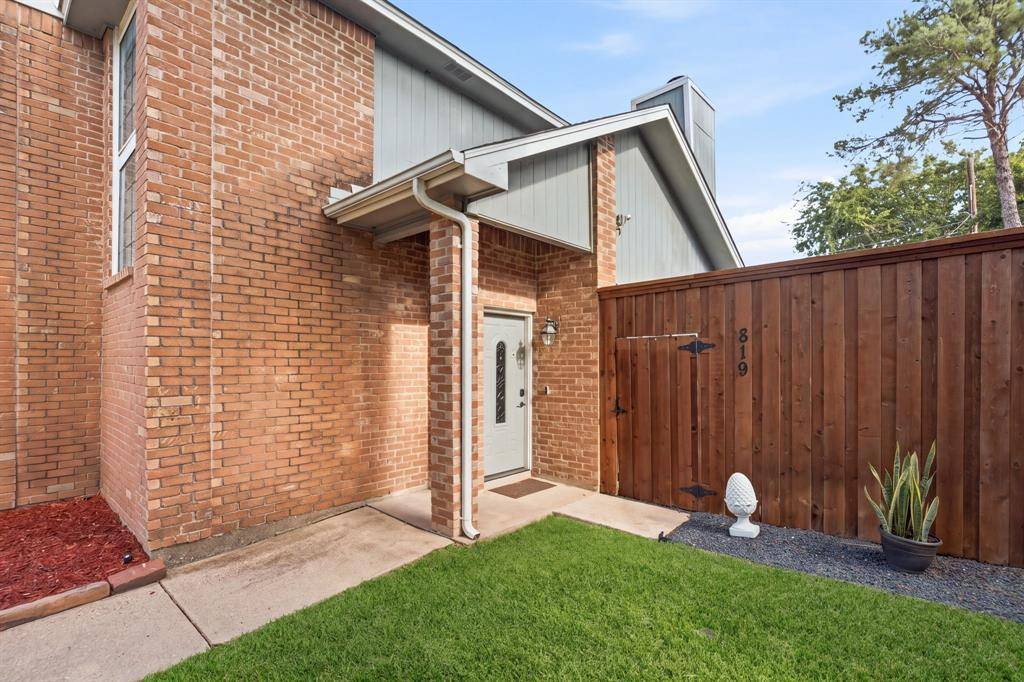 819 Binbrook Drive, Mesquite, TX 75149
