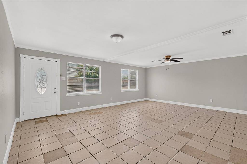 917 Miranda Drive, Mesquite, TX 75149