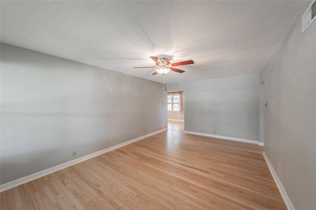 1233 Fair Oaks Drive, Irving, TX 75060