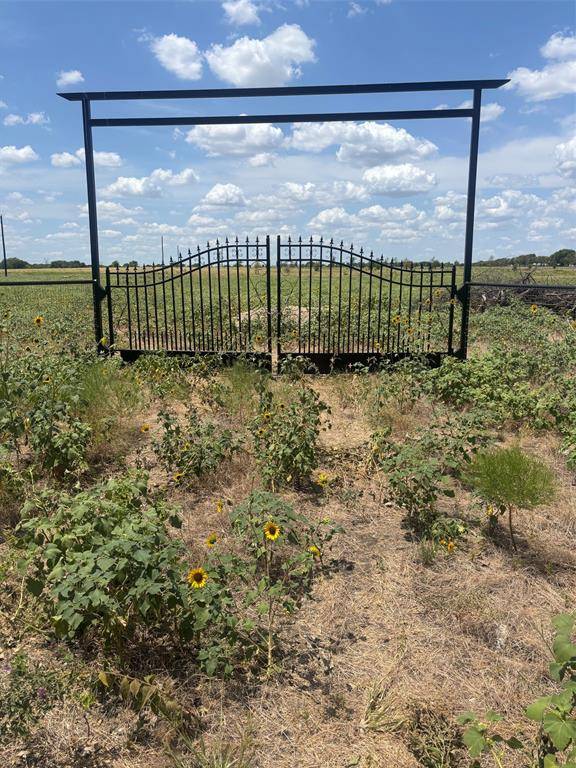 7709 North Hickory, Krum, TX 76249