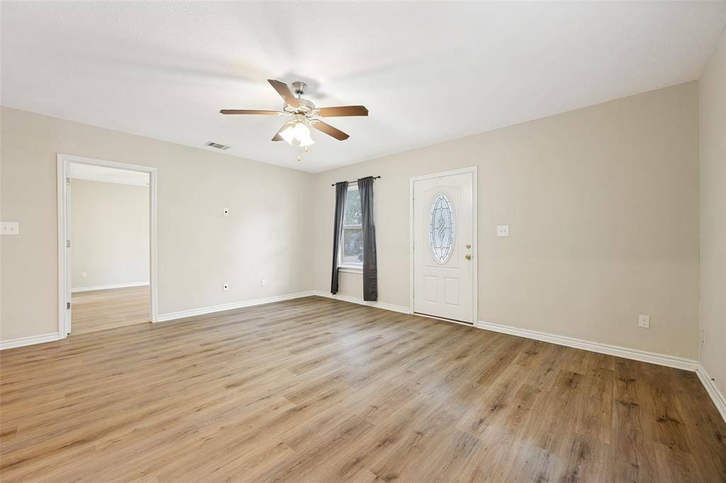 213 N Holly Avenue, Sherman, TX 75092