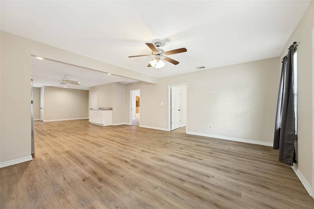 213 N Holly Avenue, Sherman, TX 75092