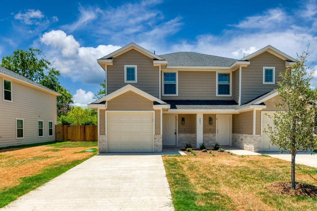 201 S May Street #1, Whitewright, TX 75491