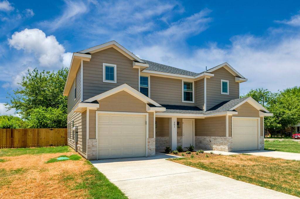201 S May Street #1, Whitewright, TX 75491