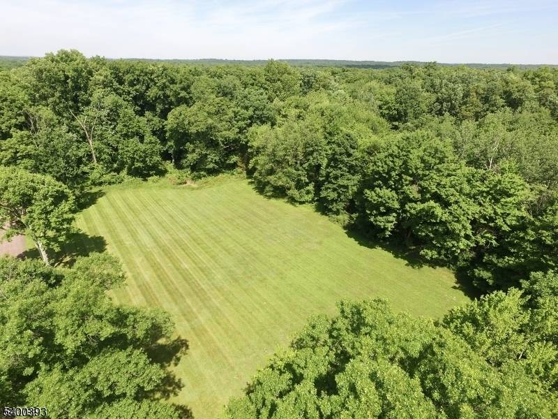 57 Featherbed Ln, Raritan Twp., NJ 08822