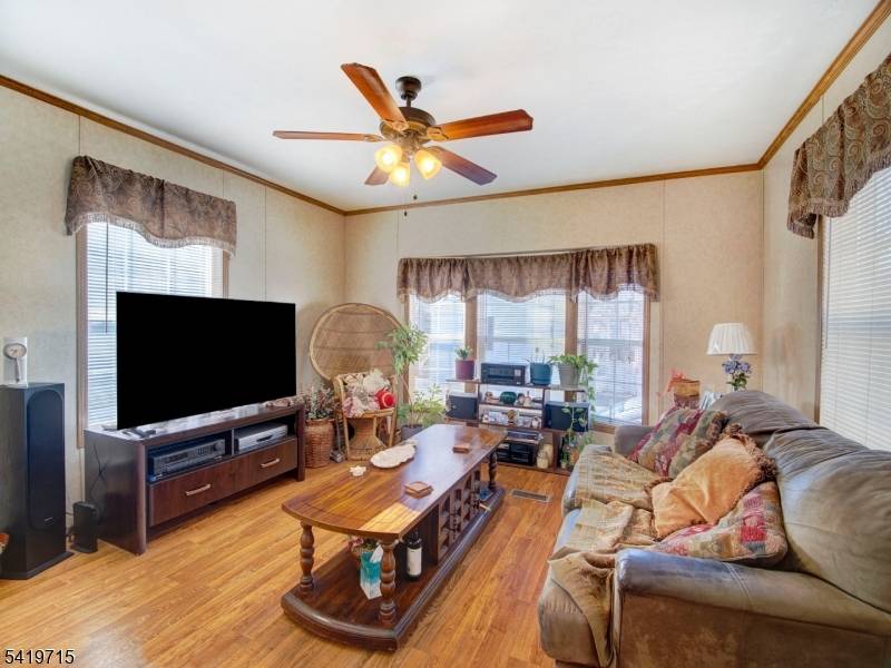17 E 6th Street, Moonachie Boro, NJ 07074