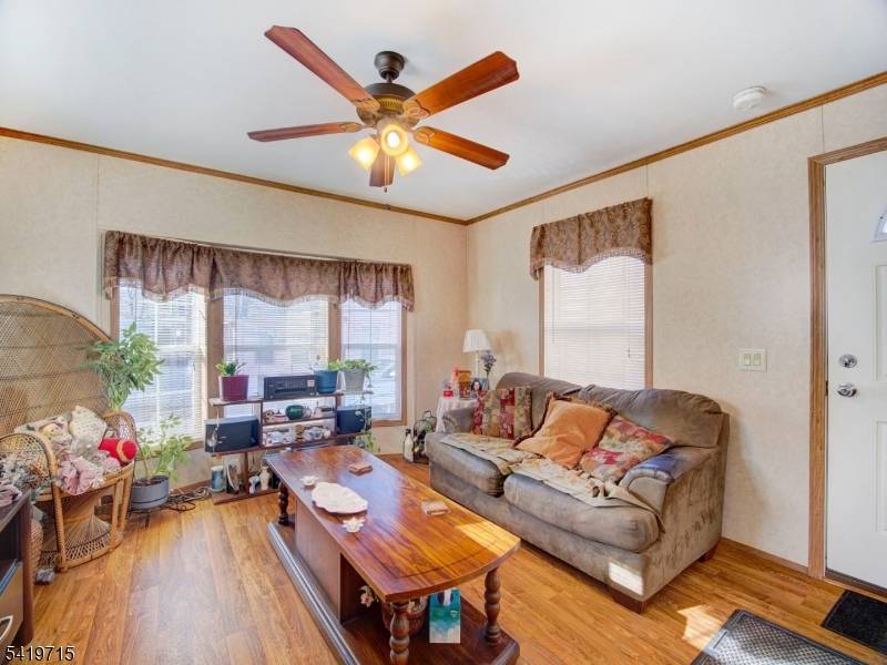 17 E 6th Street, Moonachie Boro, NJ 07074