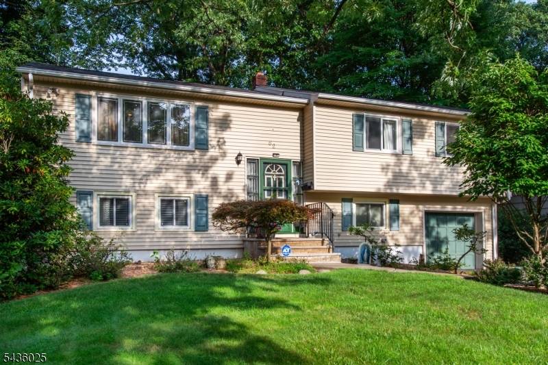 62 Trocha Ave, Livingston Twp., NJ 07039