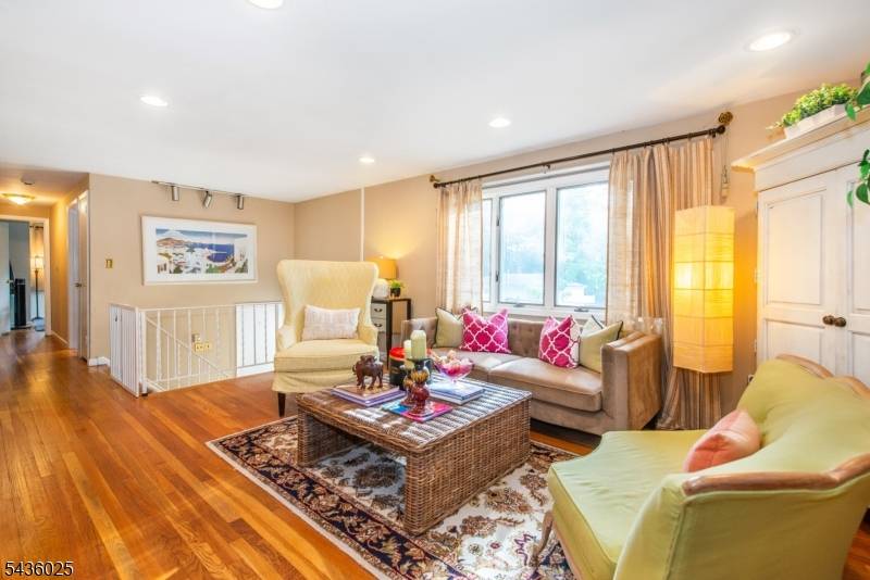 62 Trocha Ave, Livingston Twp., NJ 07039