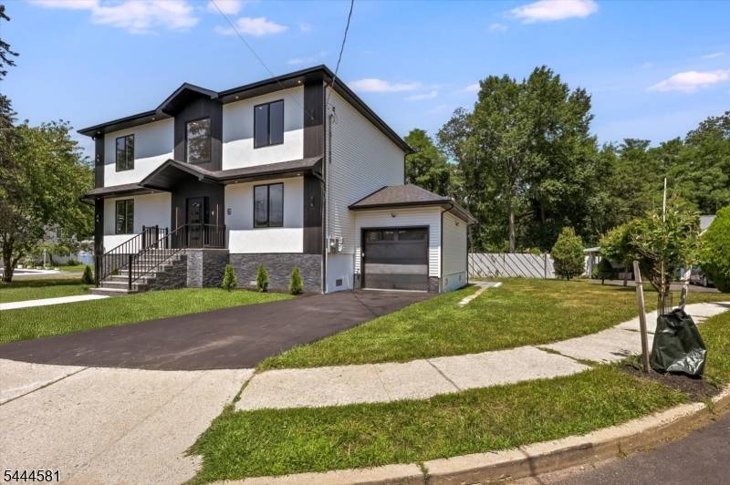 6 Patton Ct, Rochelle Park Twp., NJ 07662