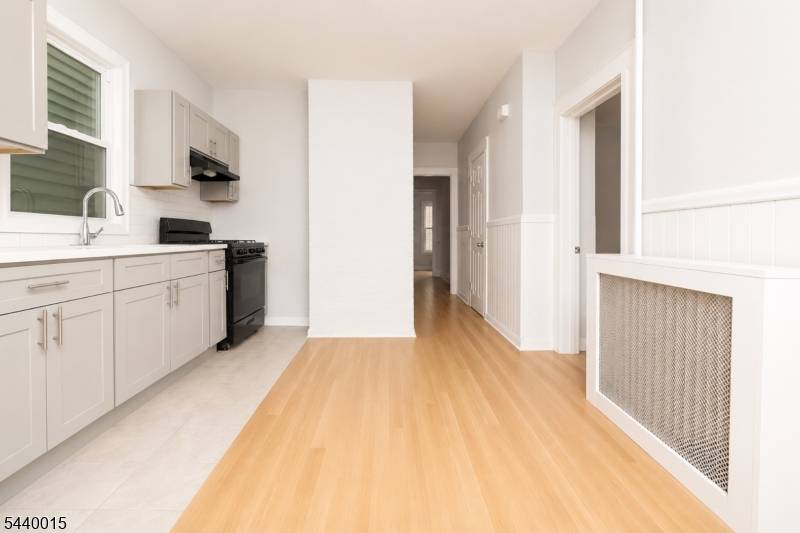 66 Isabella Ave, Newark City, NJ 07106