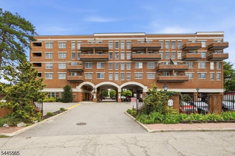 28 Iron Forge Sq #28, Pompton Lakes Boro, NJ 07442