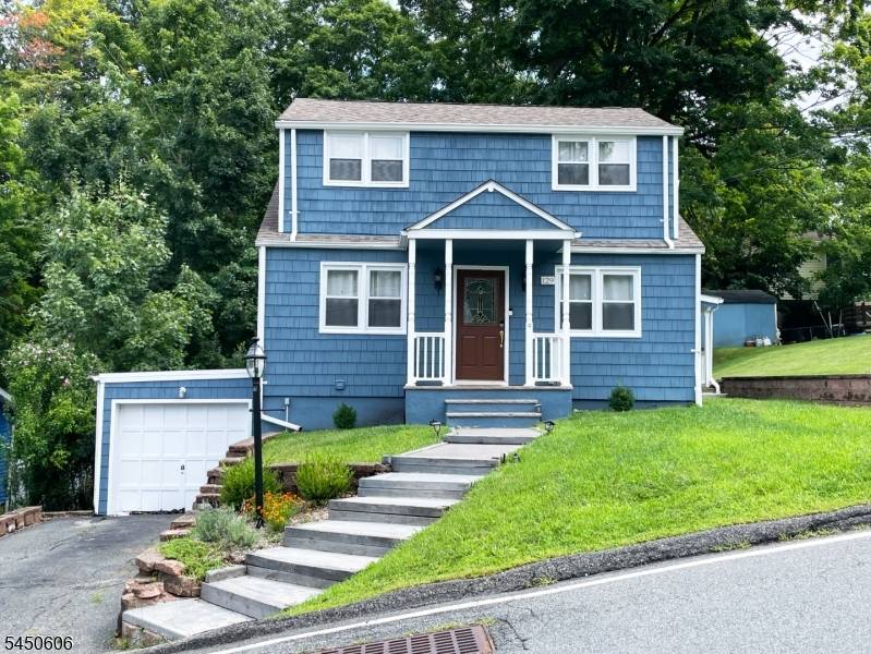 129 Bell Ave, Hopatcong Boro, NJ 07843