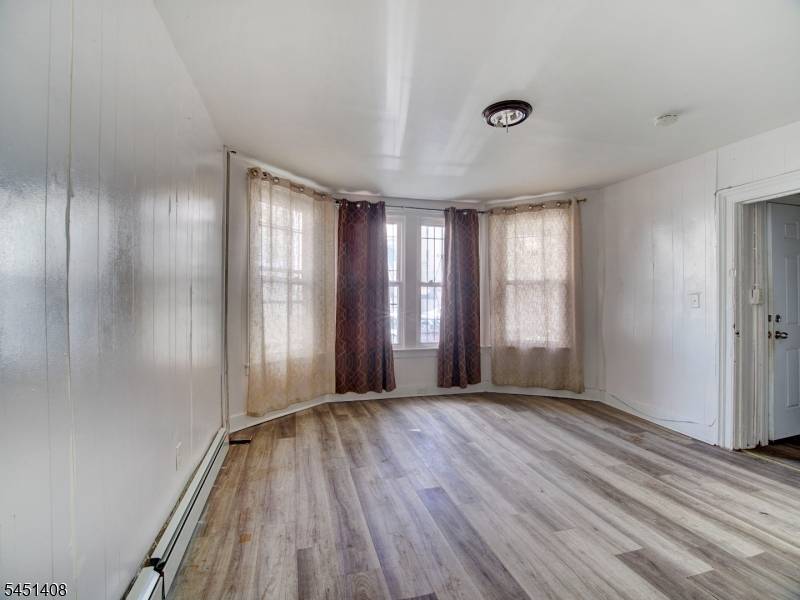 54 N 4Th St, Paterson City, NJ 07522