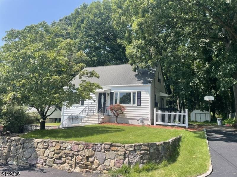 18 Oakwood Ter, Rockaway Twp., NJ 07866