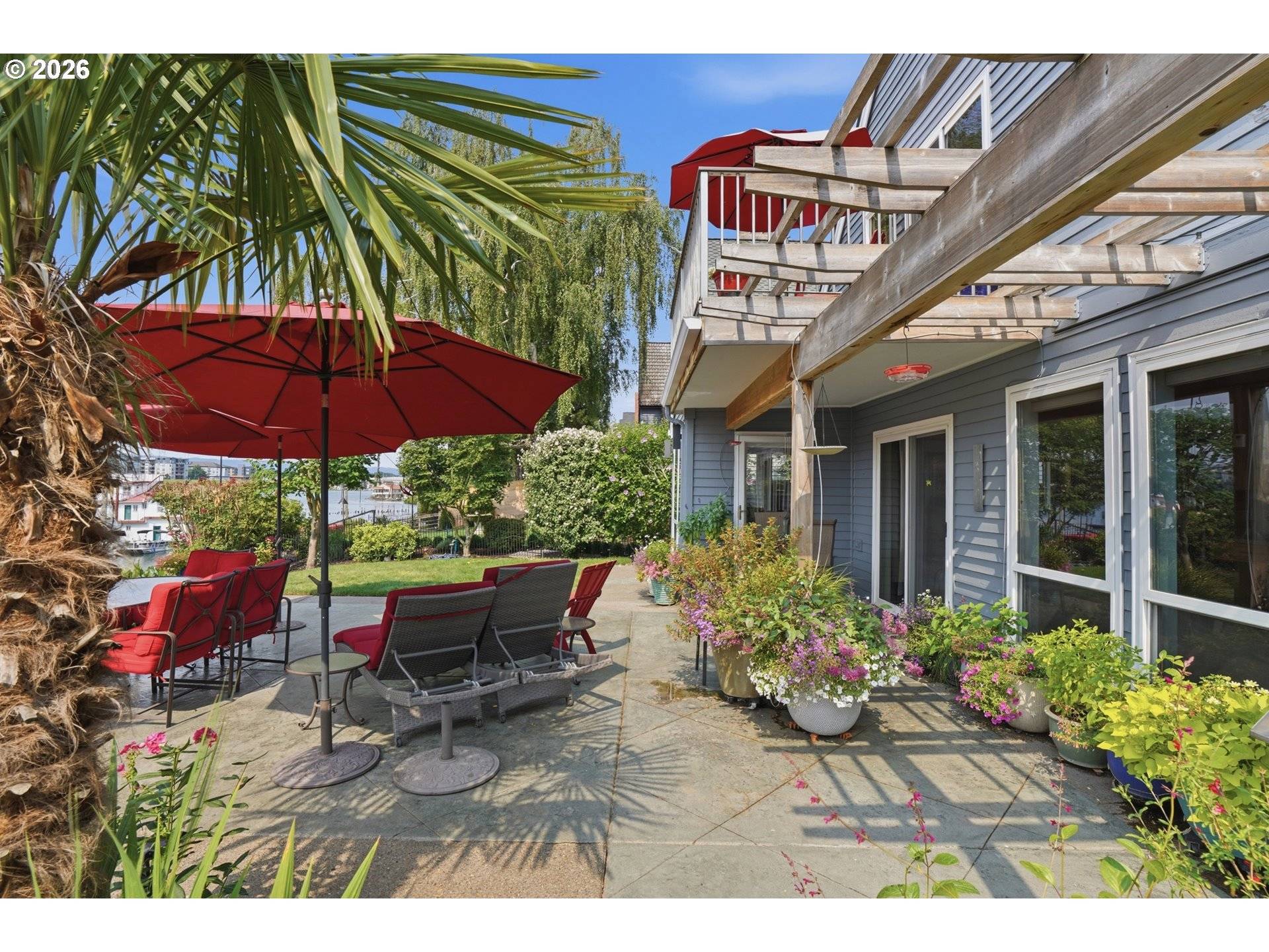 292 N LOTUS ISLE DR, Portland, OR 97217