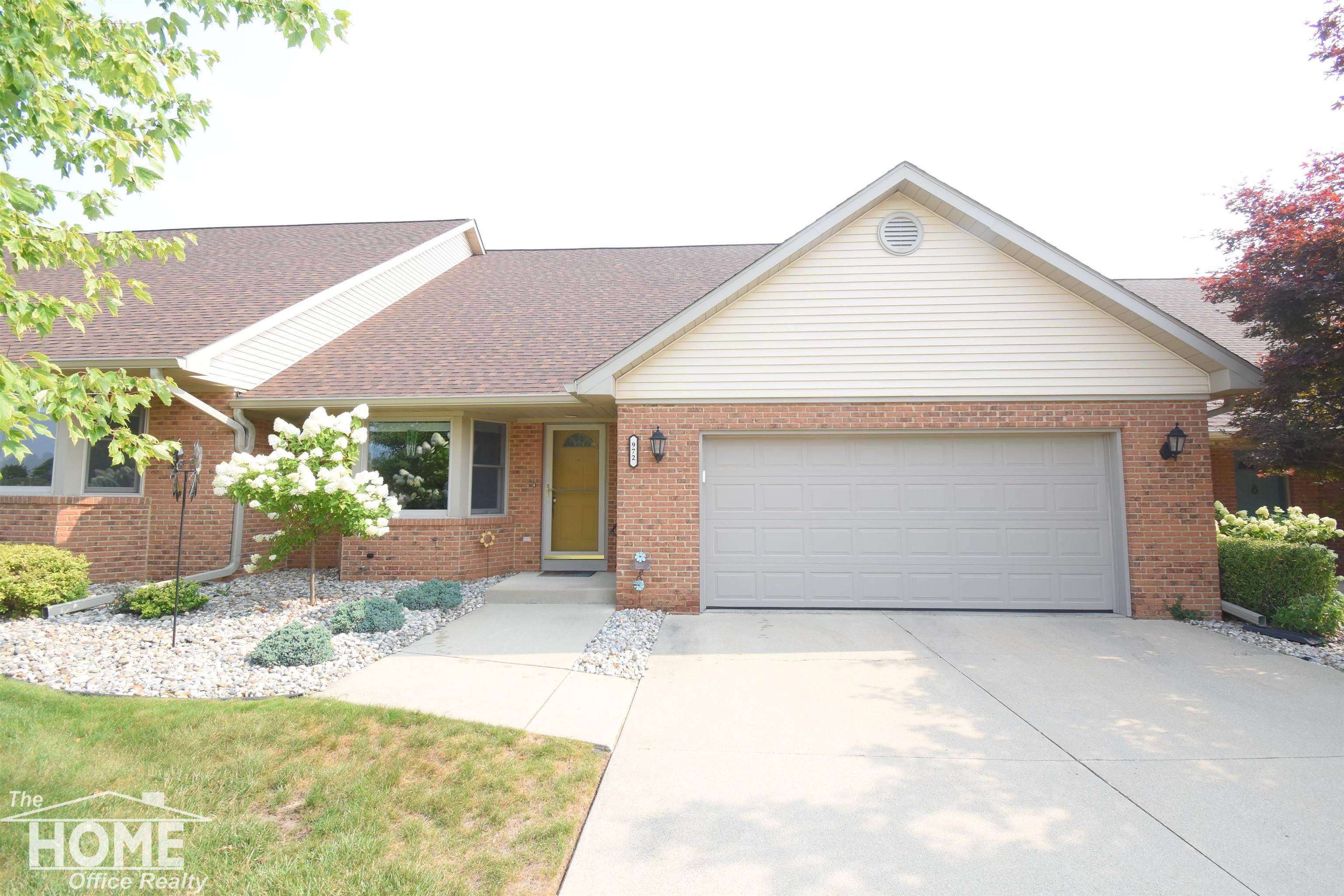 972 Chipman LN, Owosso, MI 48867