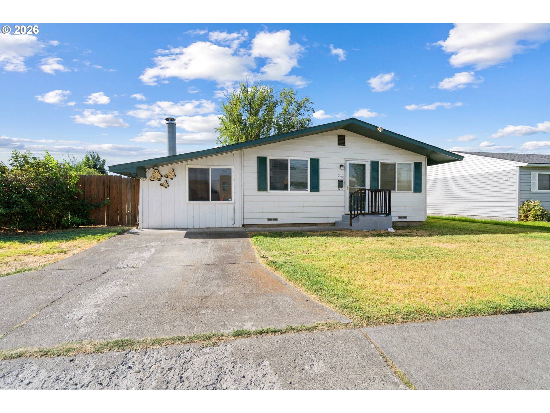 235 W HIGHLAND AVE, Hermiston, OR 97838