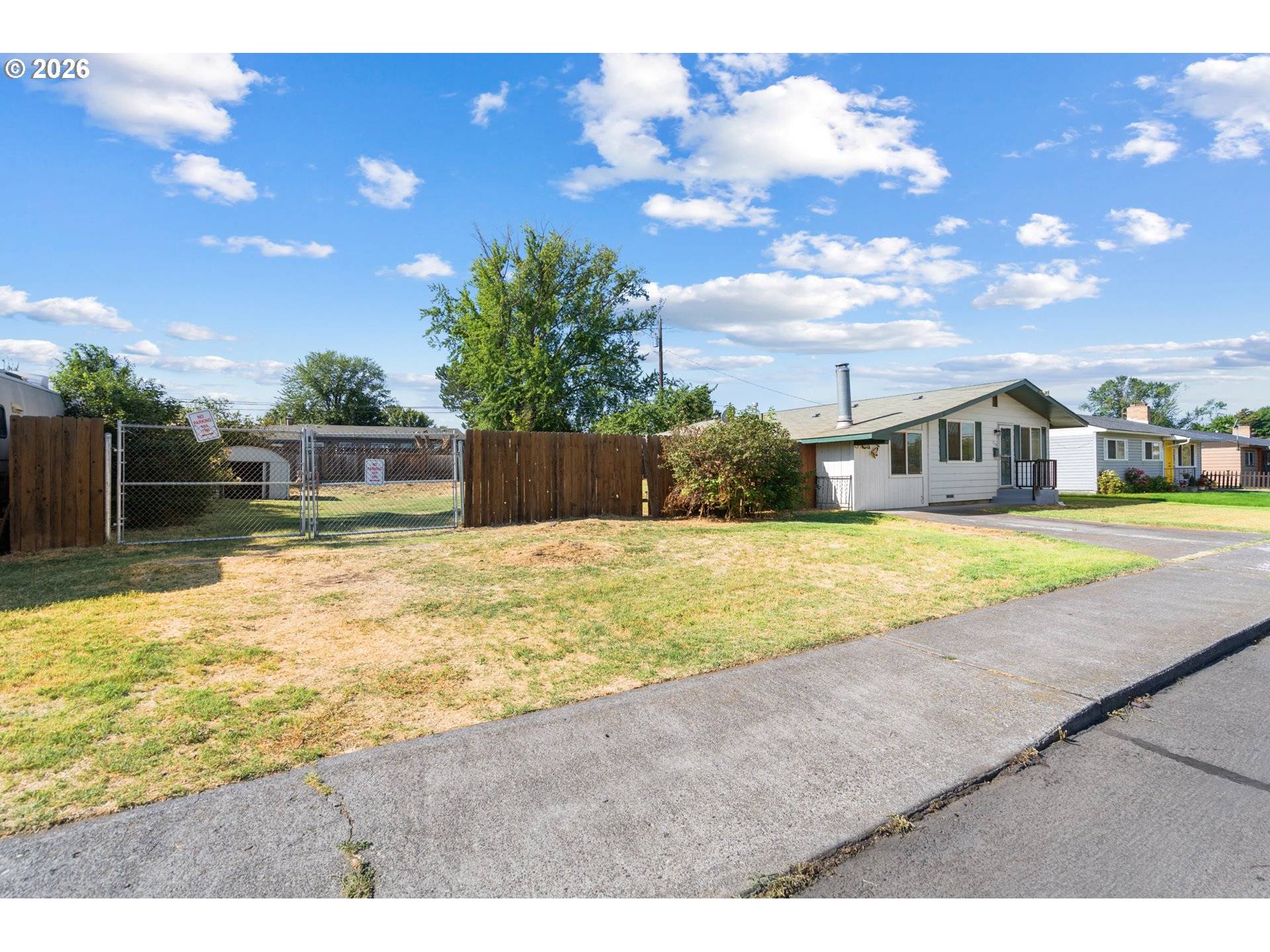 235 W HIGHLAND AVE, Hermiston, OR 97838