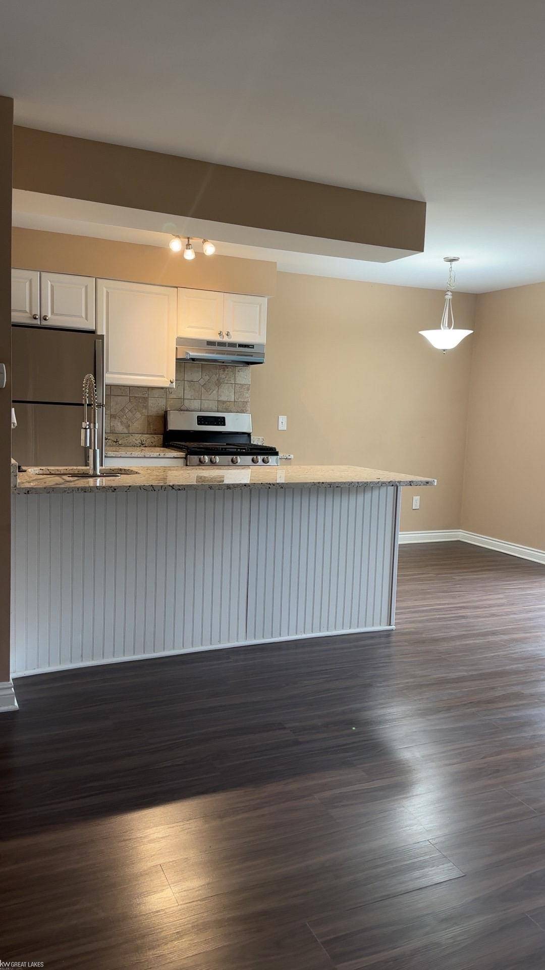 21627 E 11 Mile RD, St Clair Shores, MI 48081