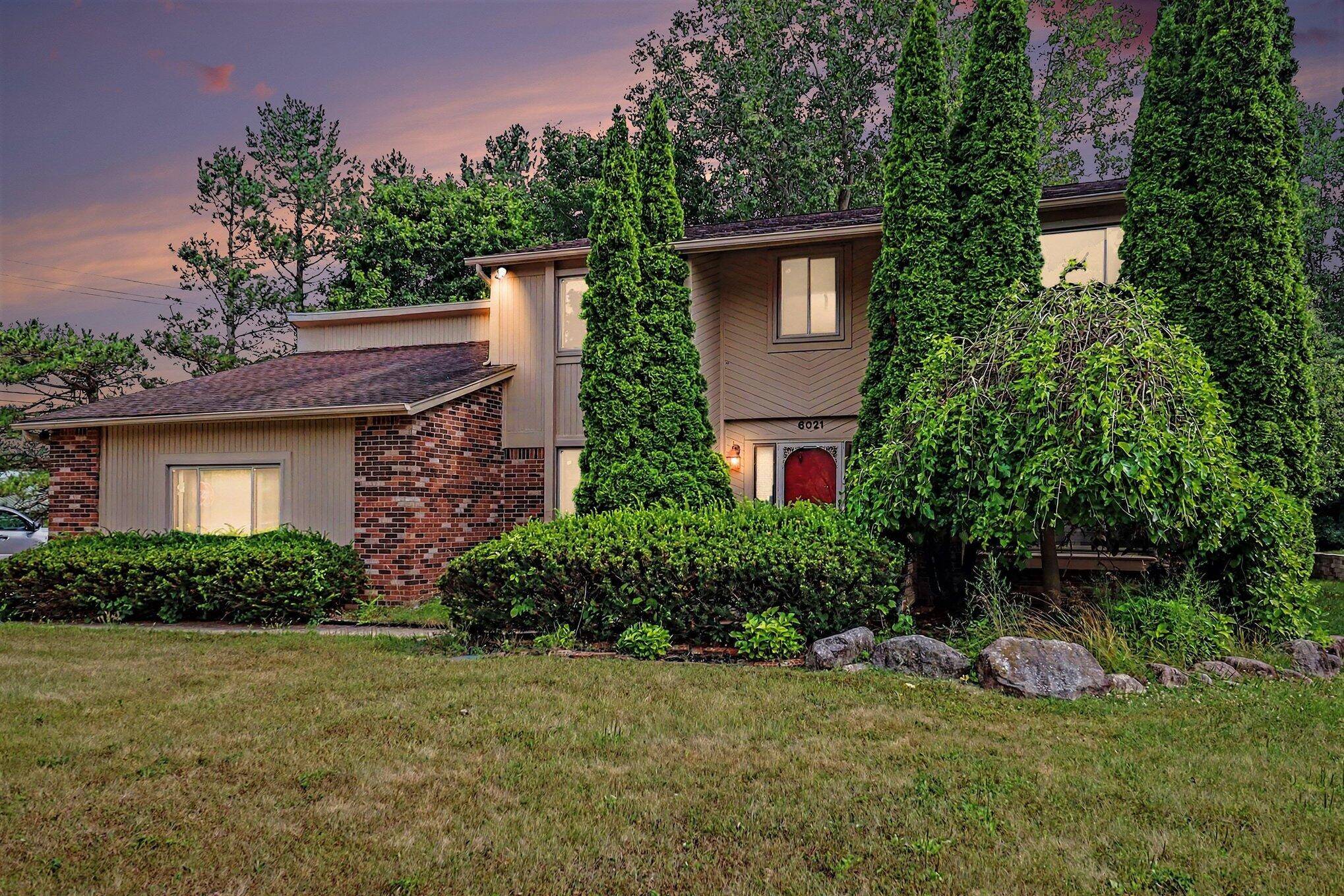 6021 Fairbrook DR, West Bloomfield Twp, MI 48322