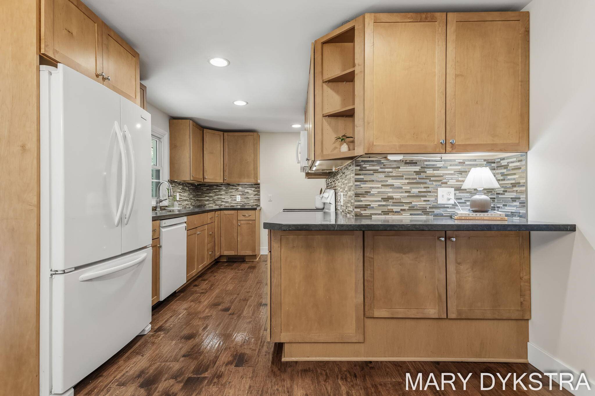 585 Huizenga AVE, Zeeland City, MI 49464
