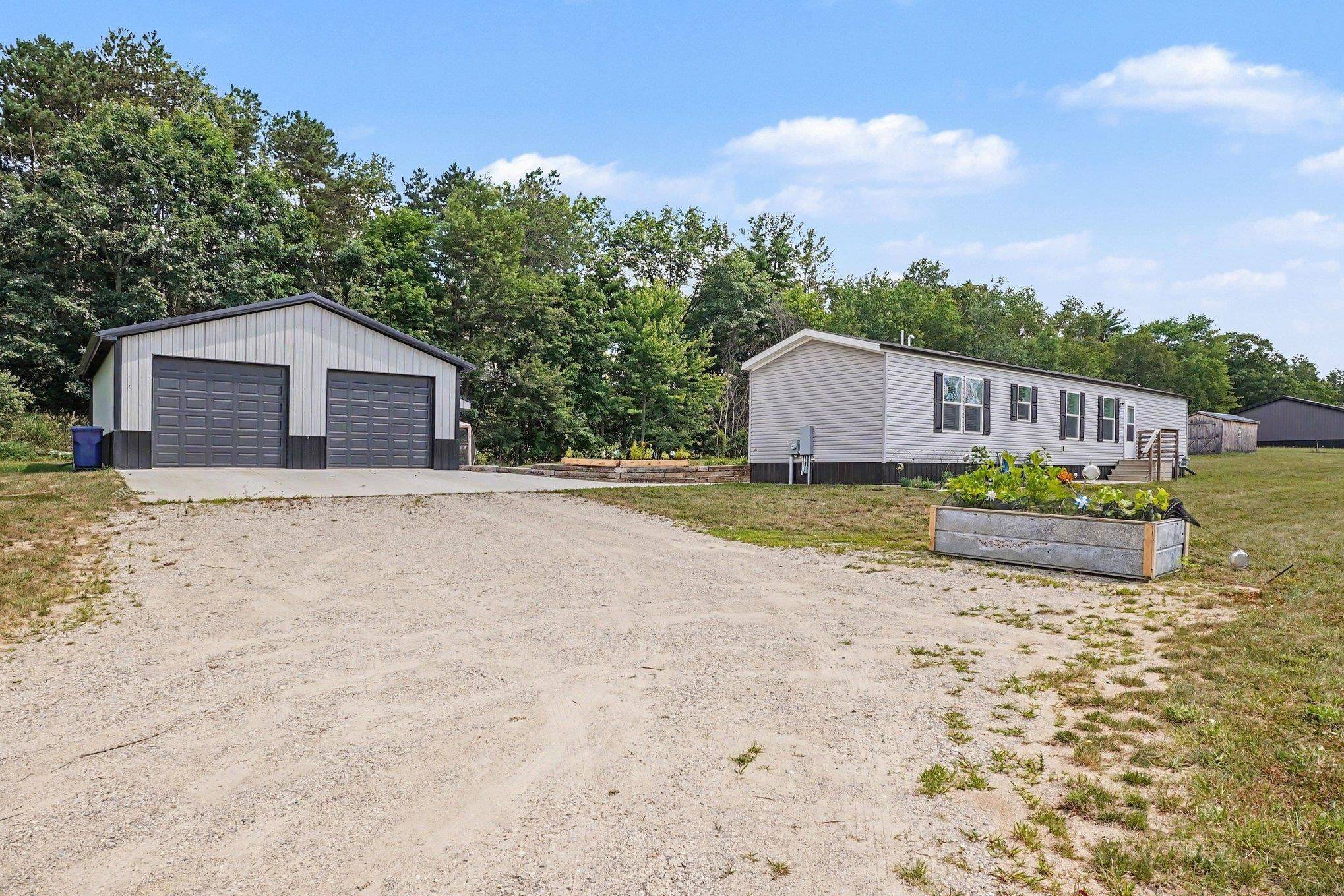 8985 S Fordyce RD, Fremont Twp, MI 48858