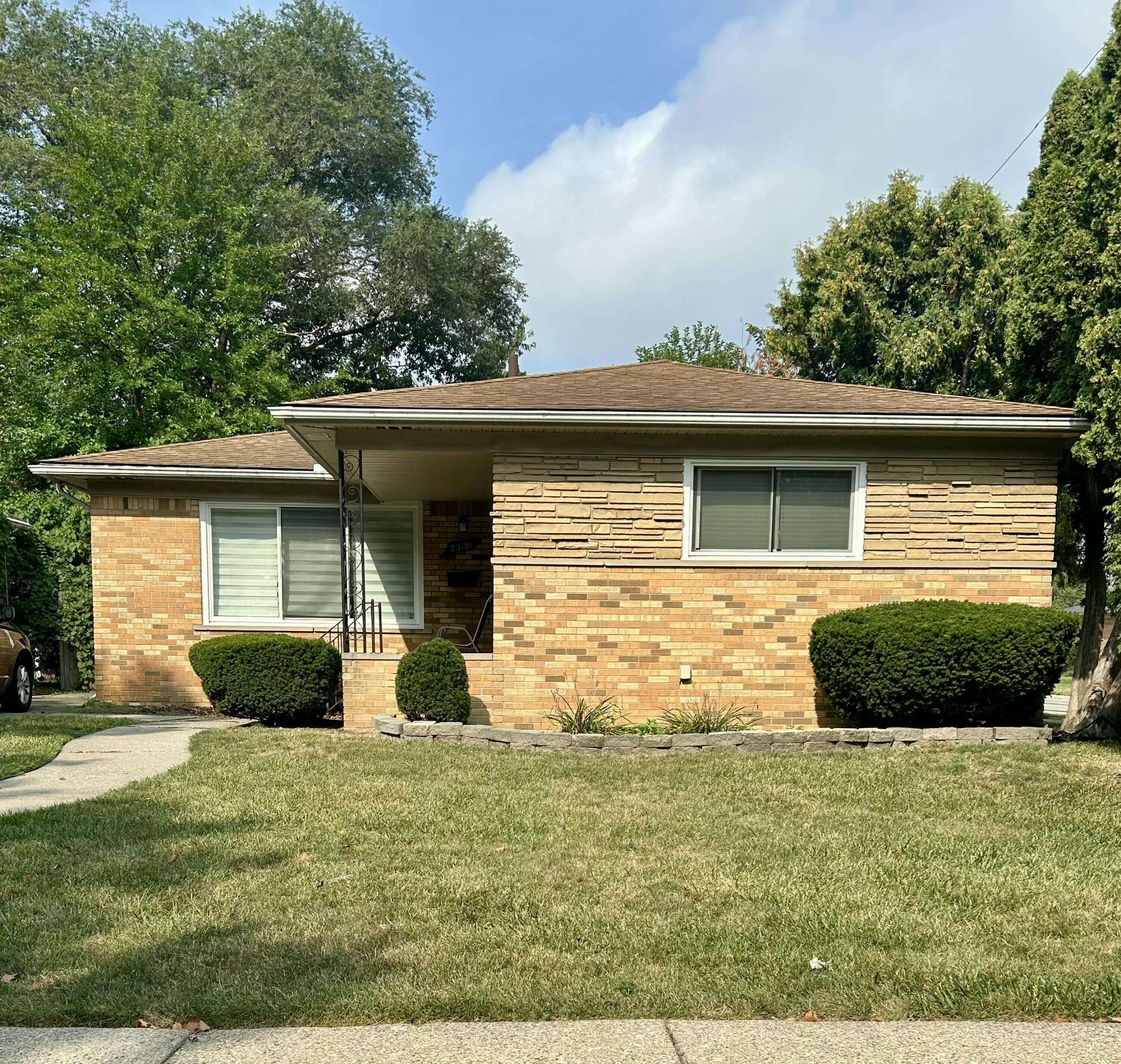 23181 Parklawn ST, Oak Park City, MI 48237