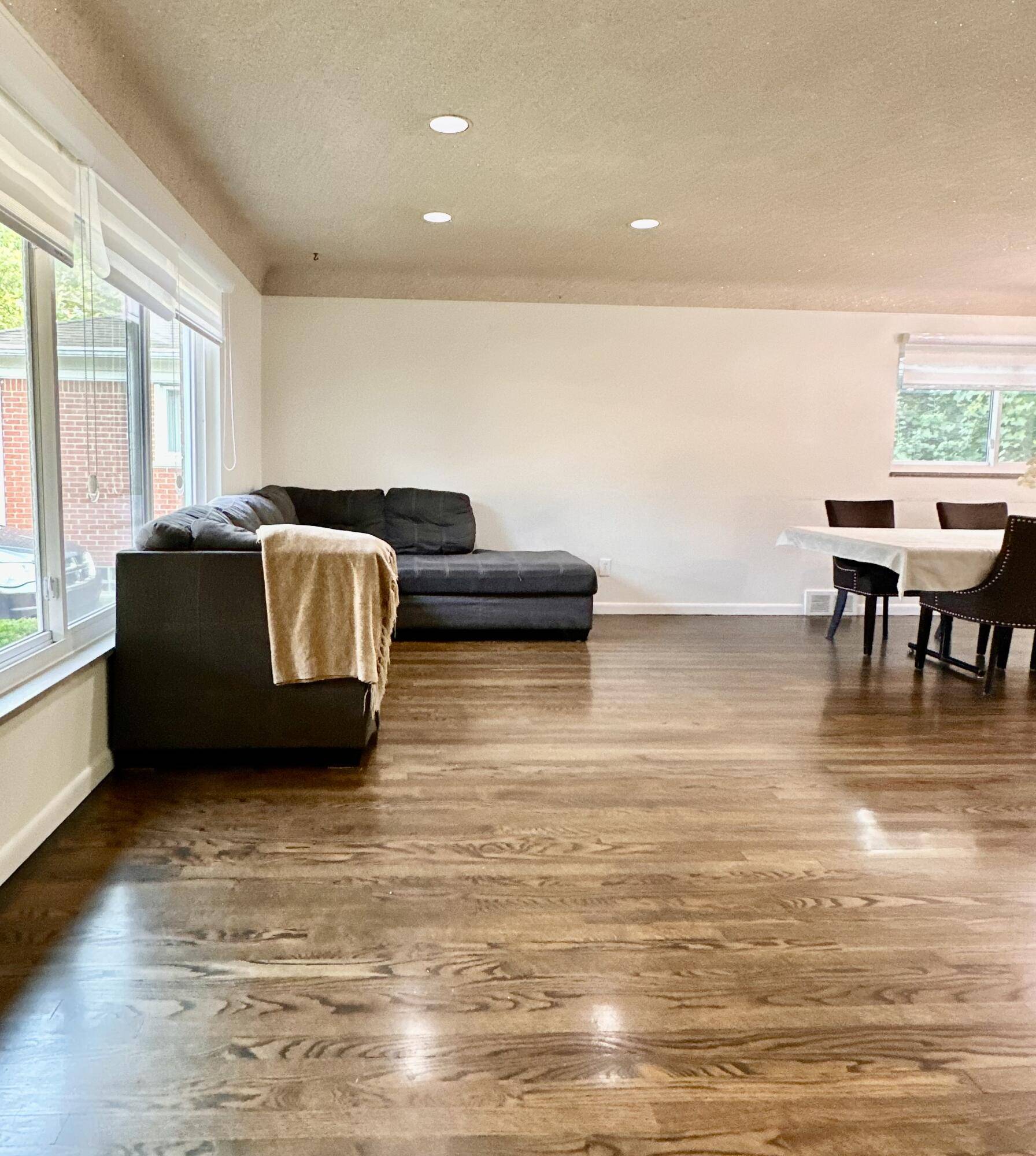23181 Parklawn ST, Oak Park City, MI 48237