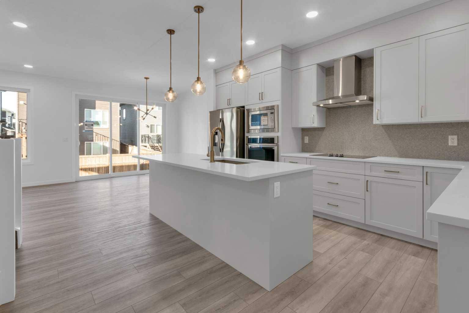 200 Starling PL NW, Calgary, AB T3P 2W2