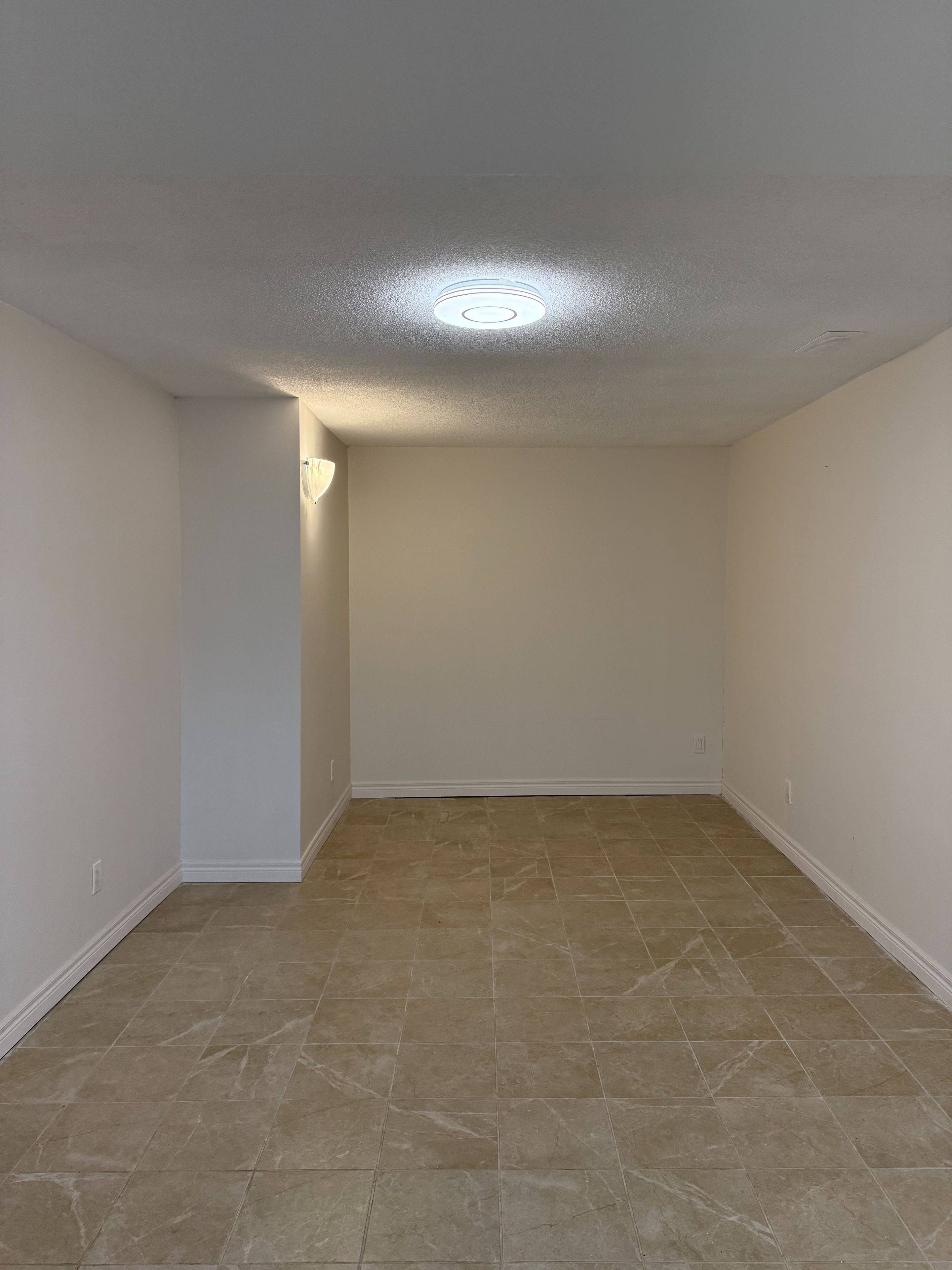 32 Heaver DR, Whitby, ON L1N 8X2