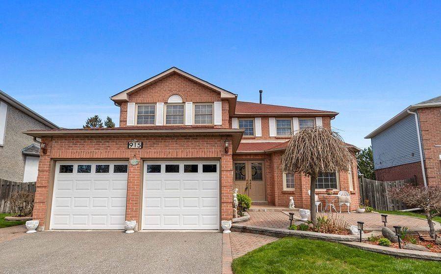 915 Catskill DR E, Oshawa, ON L1J 8J9