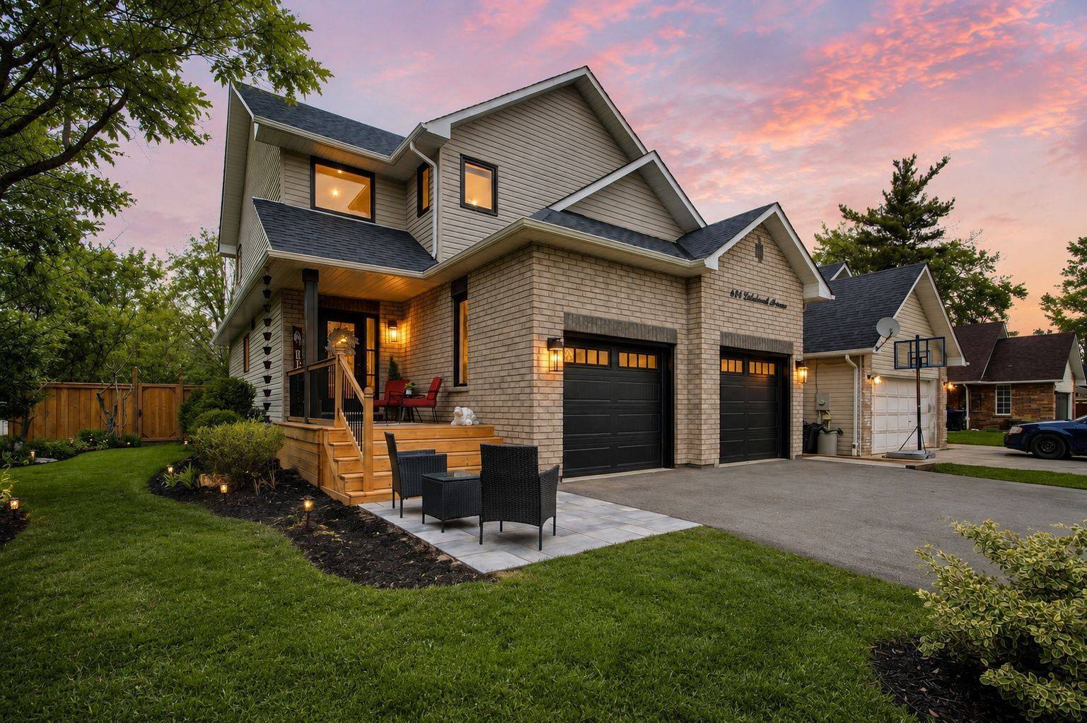 684 Lakelands AVE, Innisfil, ON L9S 4E6