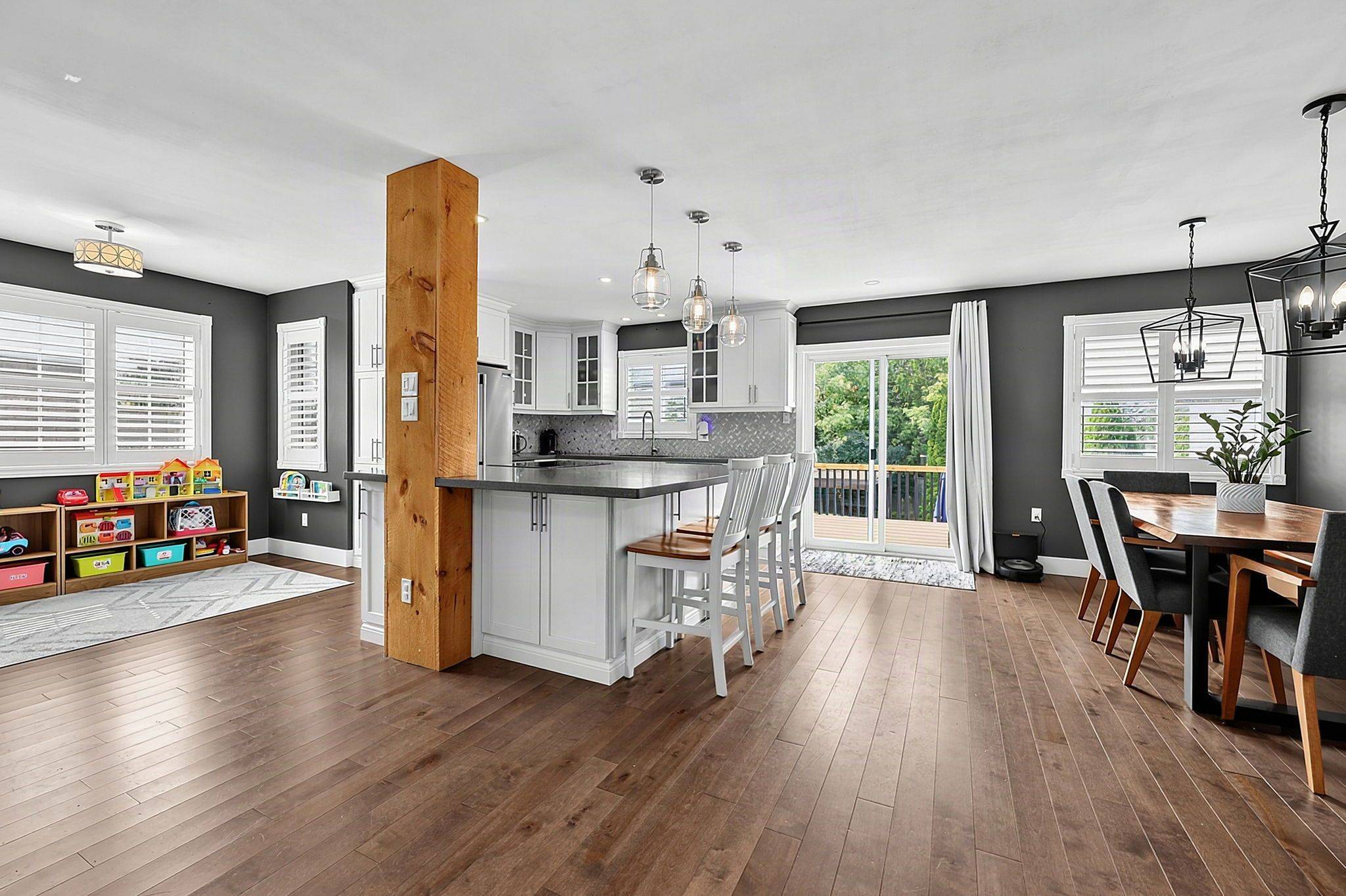 14 HUNTER CT, Springwater, ON L0L 1P0