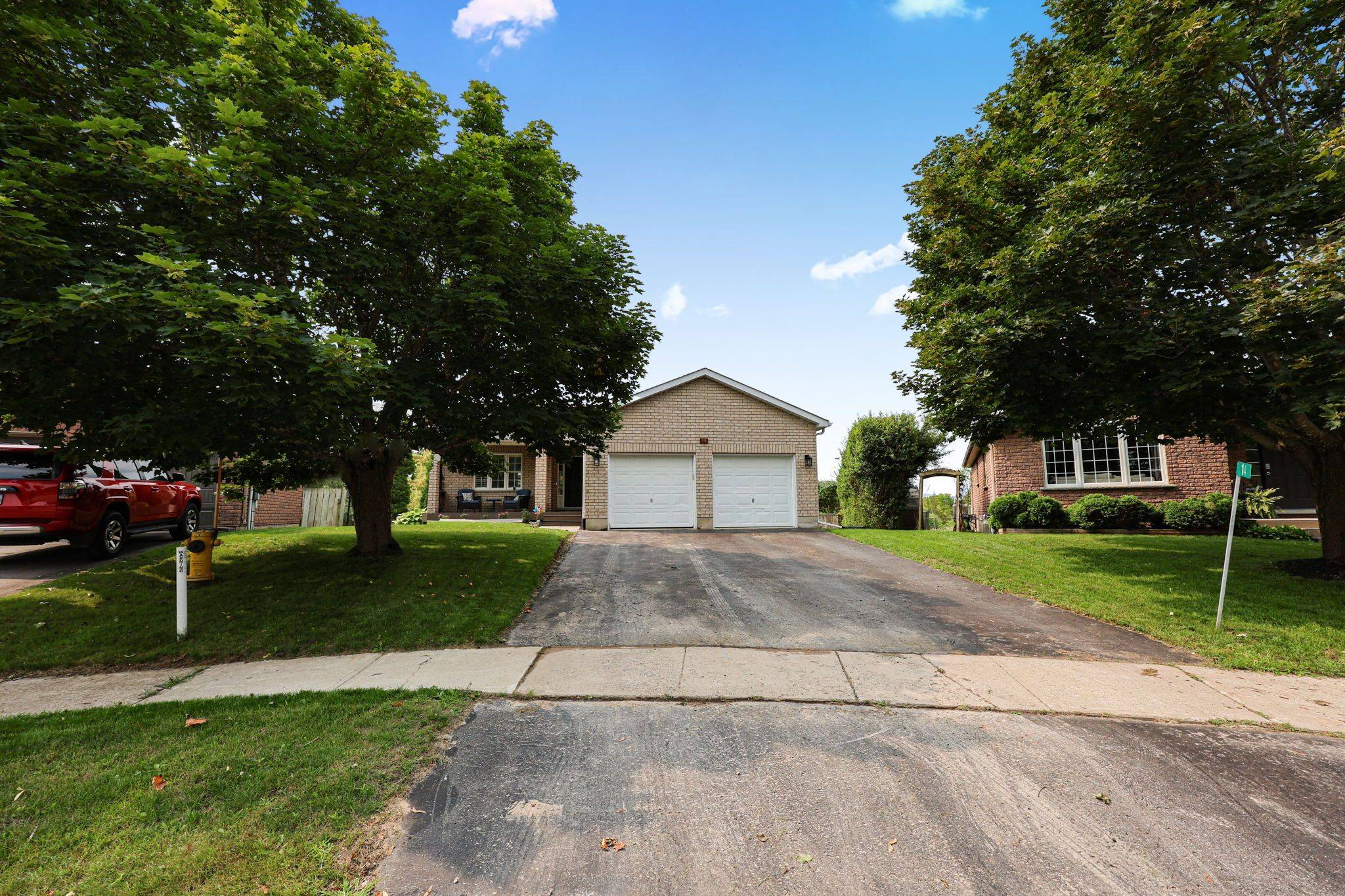 14 HUNTER CT, Springwater, ON L0L 1P0