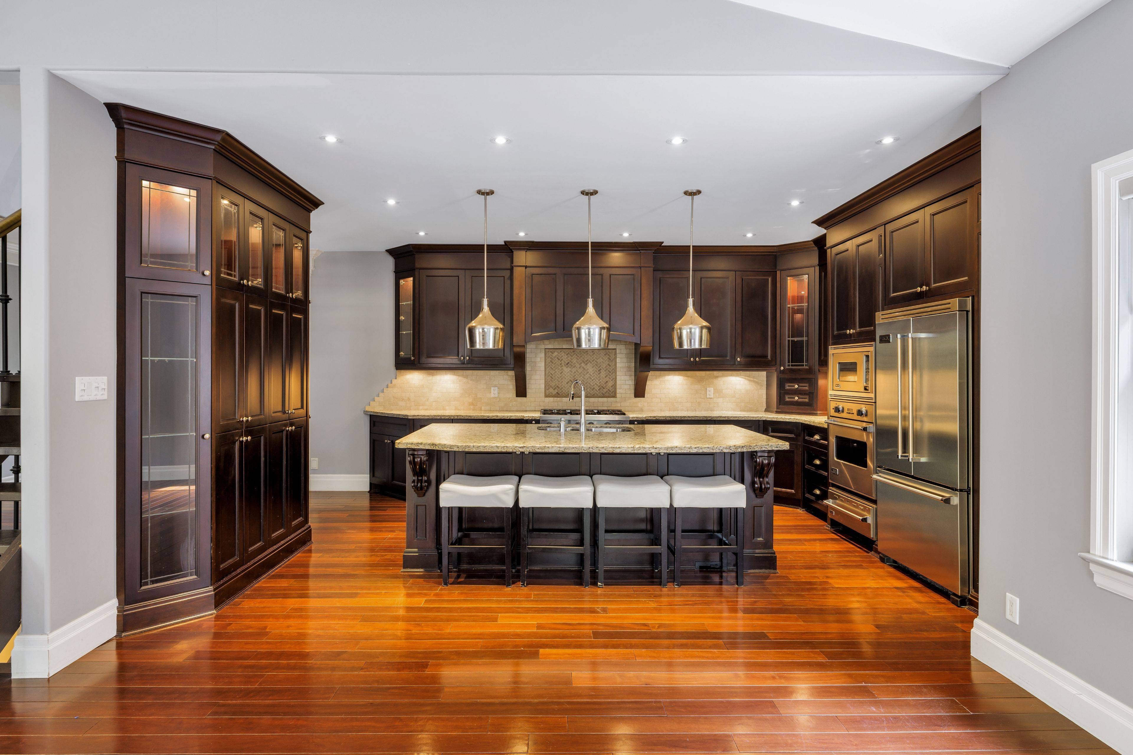 1387 Willowdown RD, Oakville, ON L6L 1X2