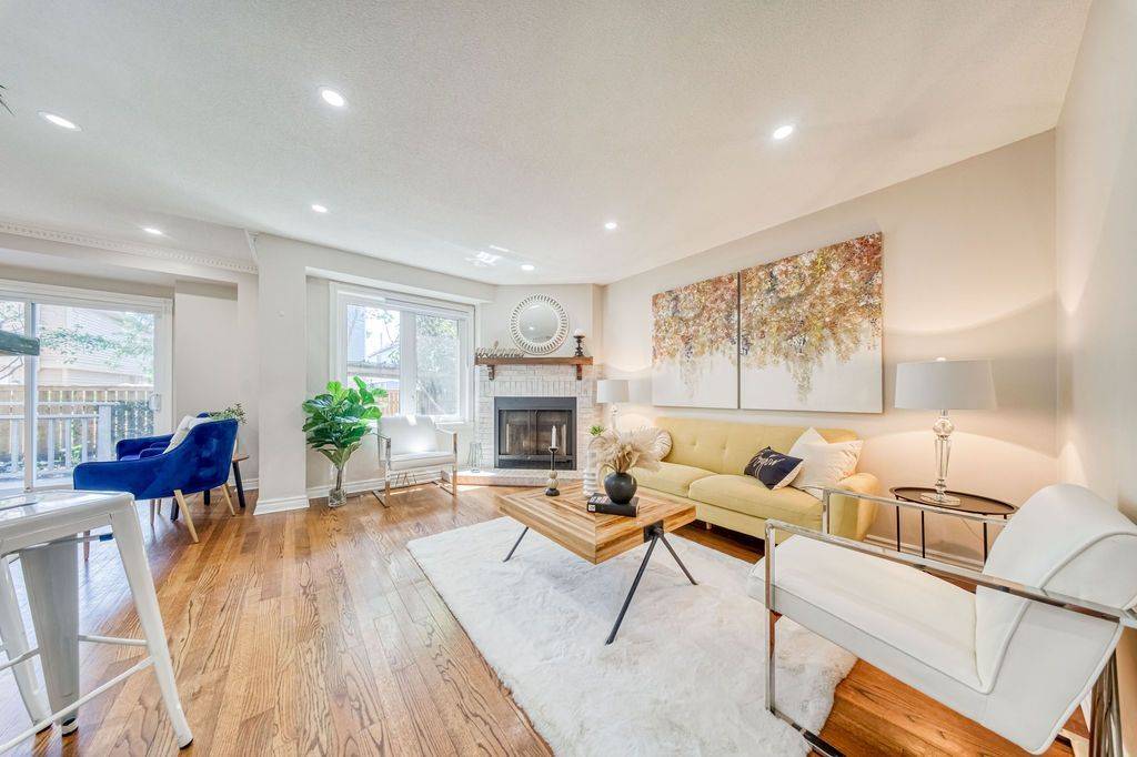 5522 Holbrook RD, Mississauga, ON L5M 5G4