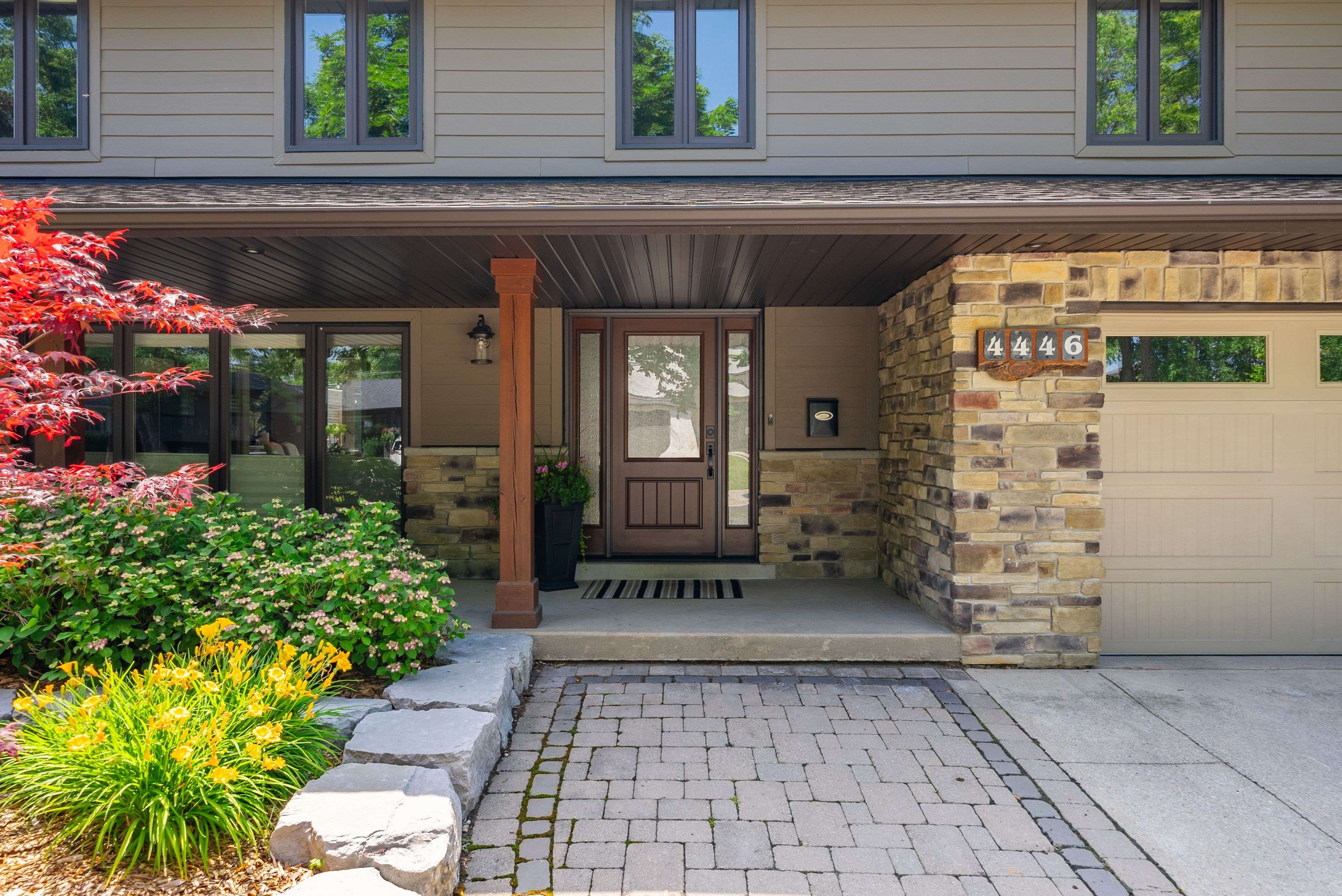 4446 Rogers RD, Burlington, ON L7L 1S3