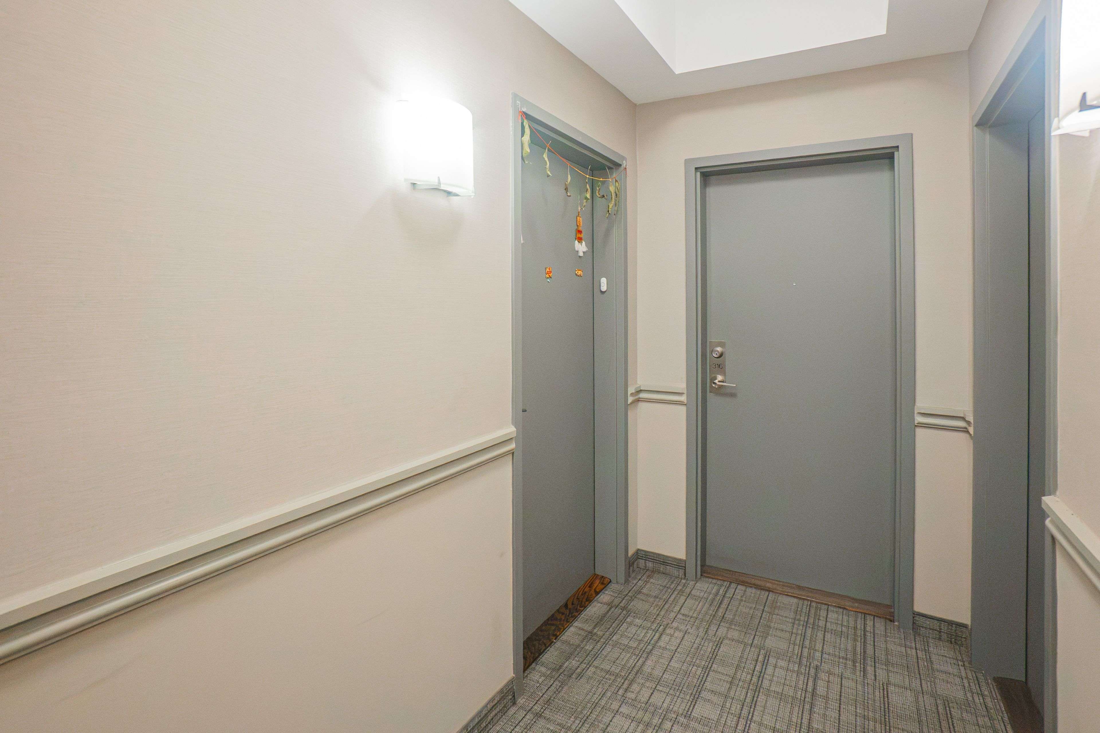 50 Sky Harbour DR #315, Brampton, ON L6Y 6B8