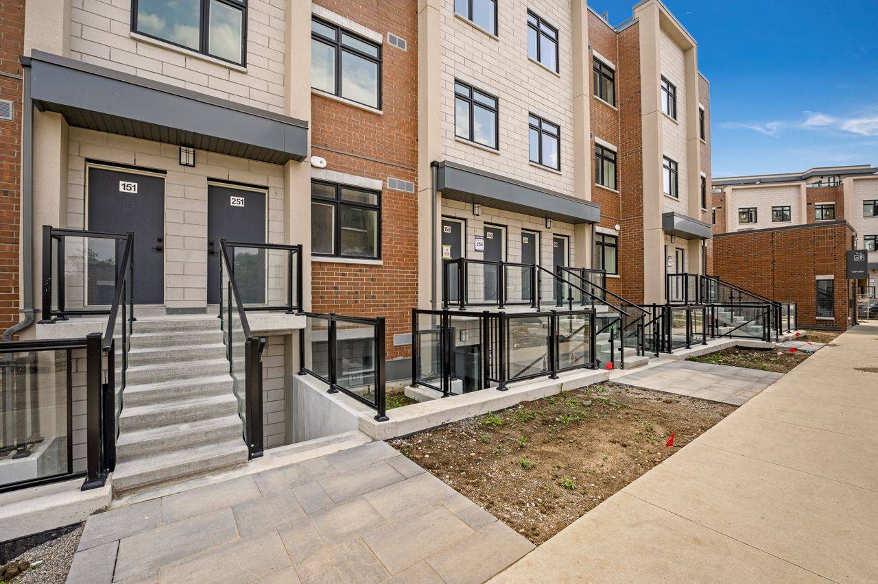 1075 Douglas McCurdy Common #251, Mississauga, ON L5G 0C6