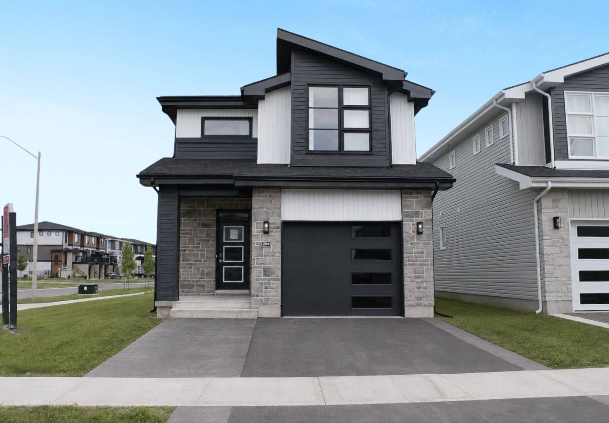 204 Superior DR, Loyalist, ON K7N 0E5