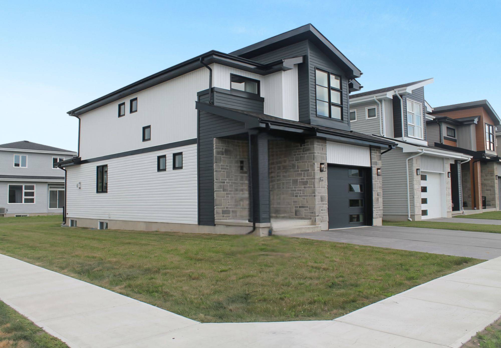 204 Superior DR, Loyalist, ON K7N 0E5