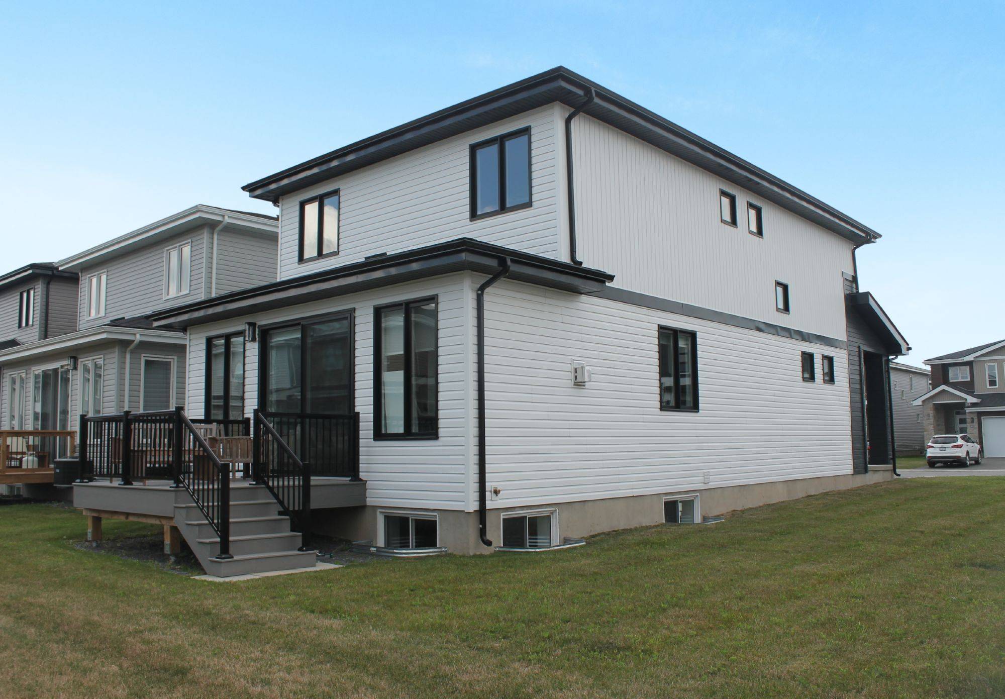 204 Superior DR, Loyalist, ON K7N 0E5