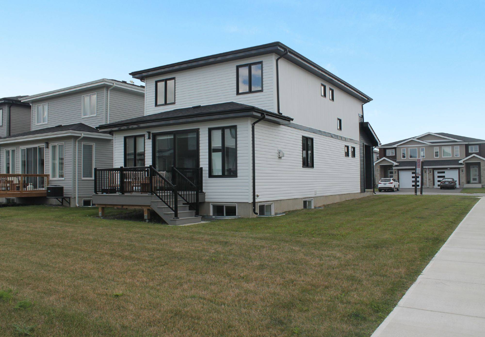 204 Superior DR, Loyalist, ON K7N 0E5