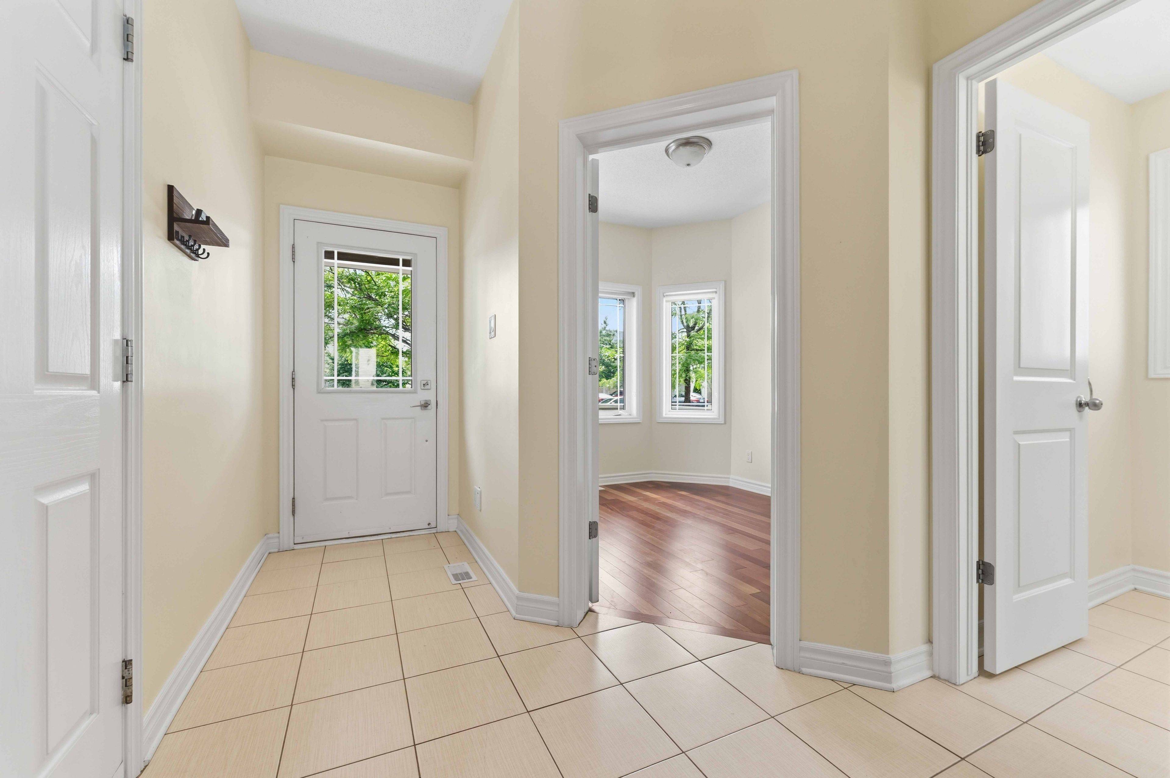 616 Paul Metivier DR, Barrhaven, ON K2J 0X9